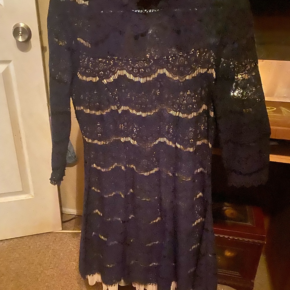 Dress that is perfect for church or an evening date. Never worn